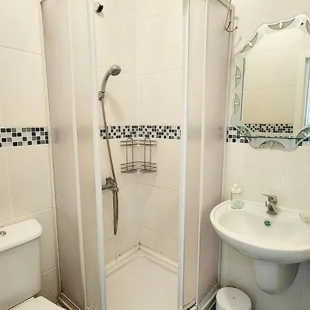 2 Bedroom Ground Floor アパート *