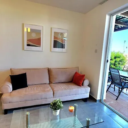 2 Bedroom Ground Floor Apartment Kalogrea