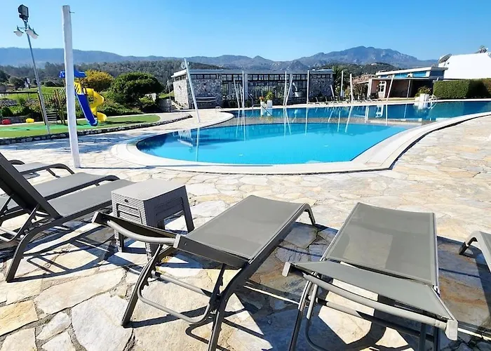 2 Bedroom Ground Floor * Kalogrea