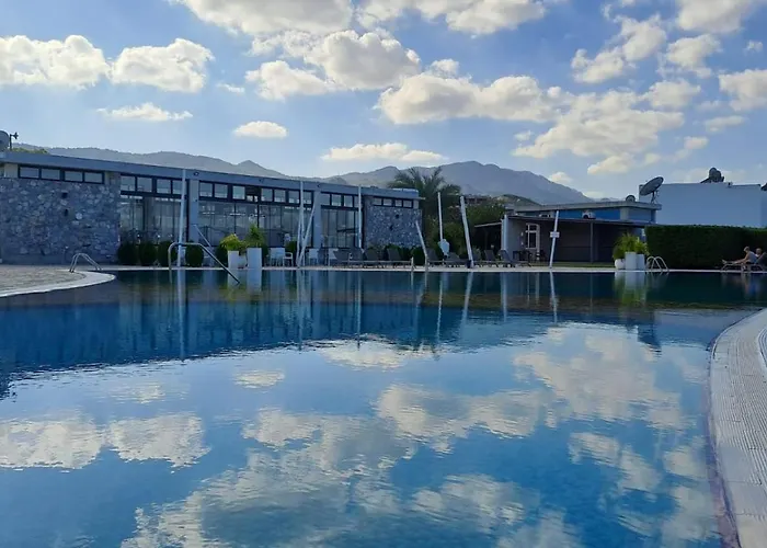 2 Bedroom Ground Floor * Kalogrea